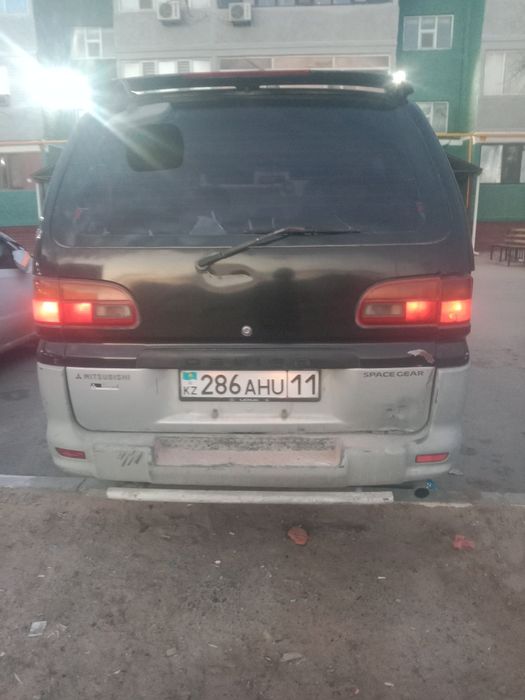 Митсубиси делика.