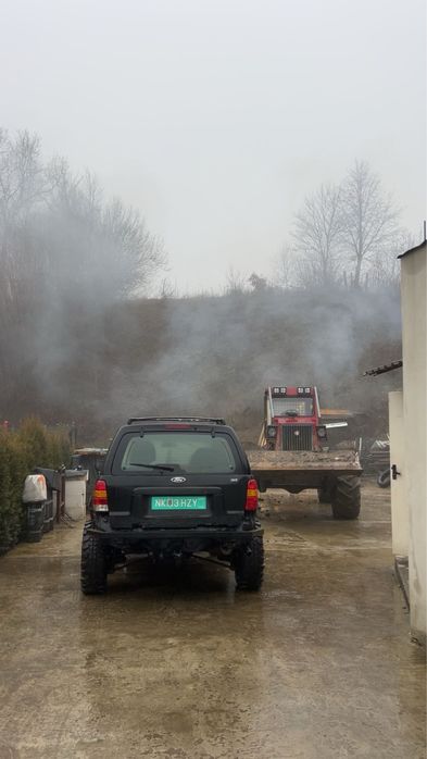 Vand sau schimb ford maverick