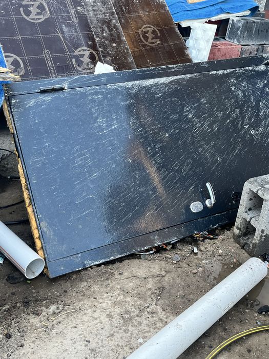 Дверь в нормальном состаяние