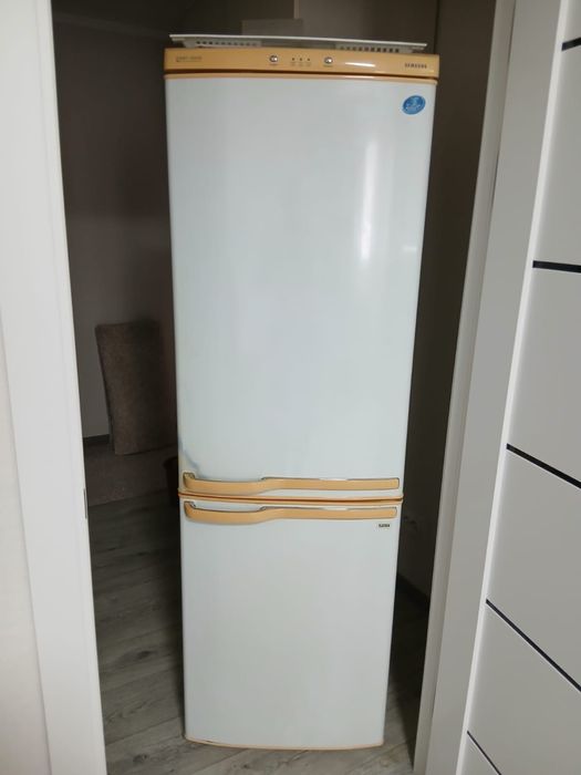 Холодильник (не рабочий)