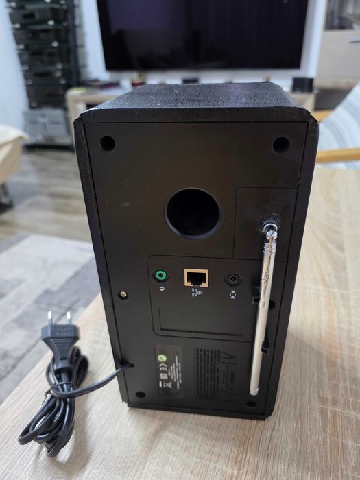Radio internet OXX 40006-P10016-4,elegant, aspect placut.