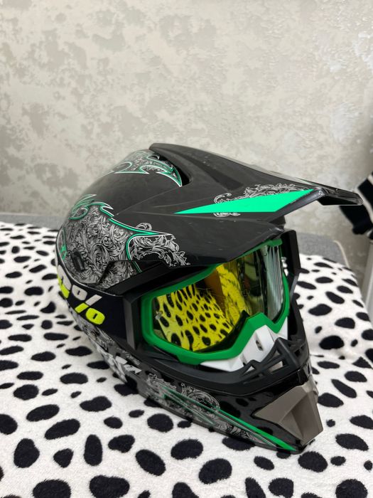 Шлем, эндуро шлем