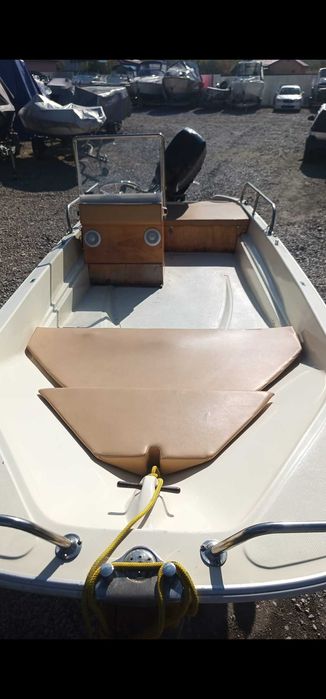 Barca Boston Whaler 15ft cu peridoc