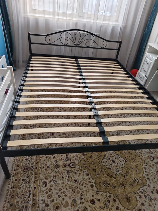 Двуспальная кровать 200х160.