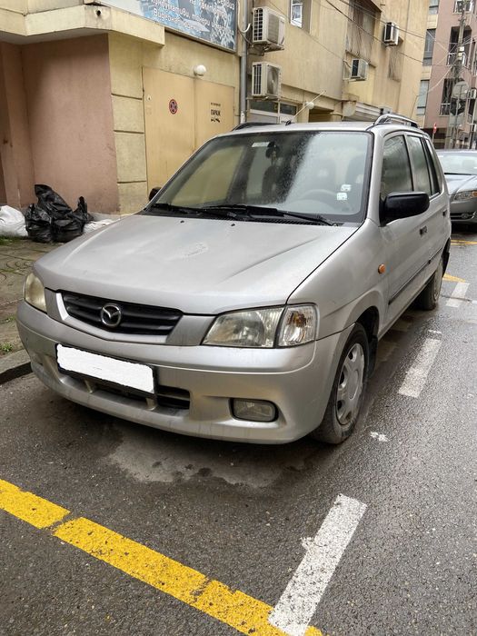 Продавам Mazda Demio
