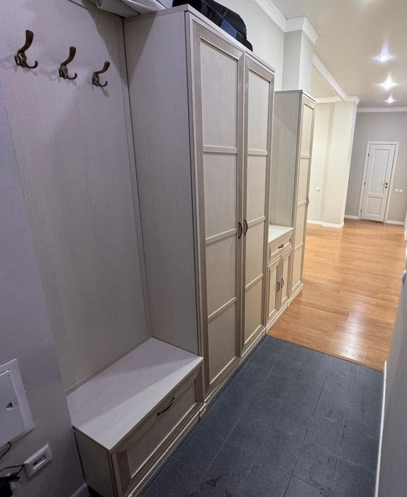 Продам  Прихожая Шкаф