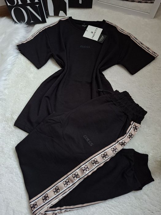 Нови дамски екипи Guess С М Л ХЛ