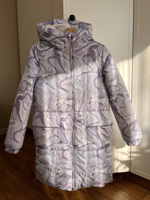 Продам зимнюю куртку на девочку