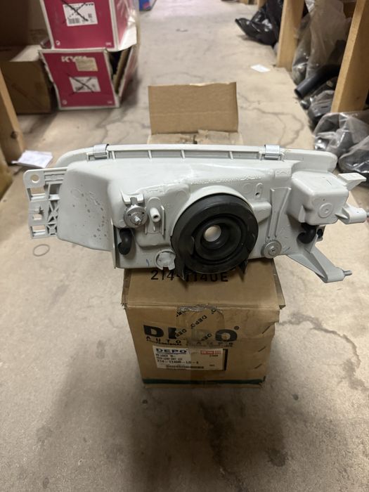 Фара Лансер 95-99г