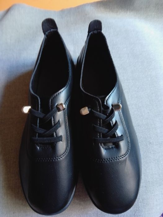 Продам новые туфли 38 р