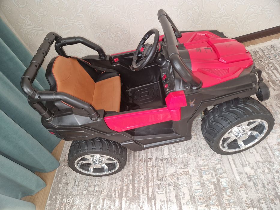 Детская машинка для мальчика