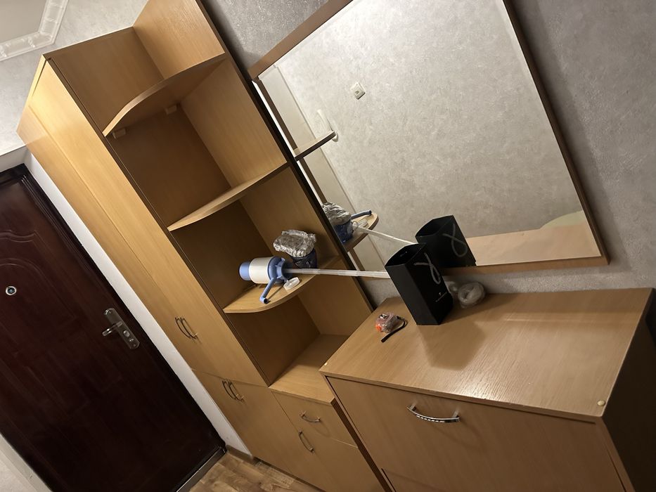 Продам прихожую б/у