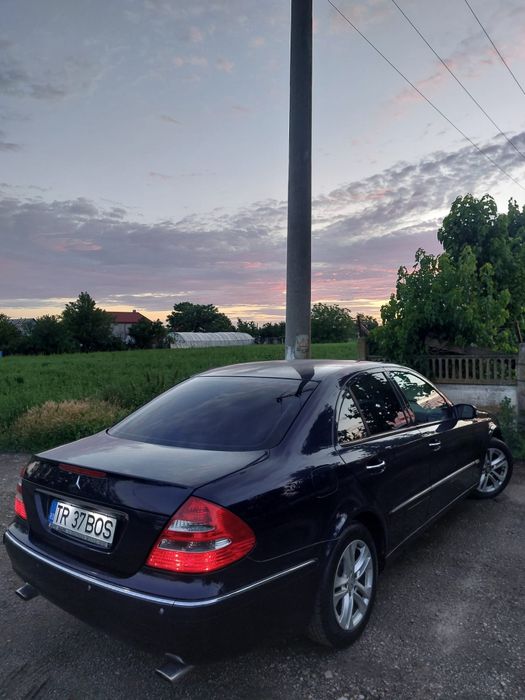 Mercedes E Class 2.6i Manual  2005