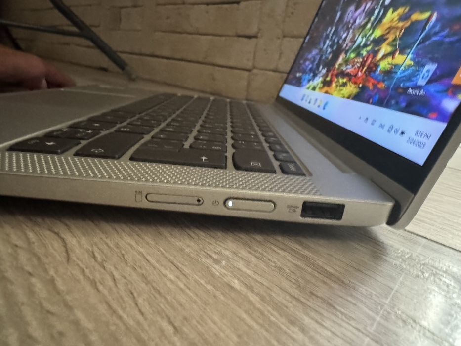 LENOVO IdeaPad 5G 14Q8X05