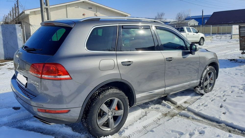Vând Volkswagen Touareg
