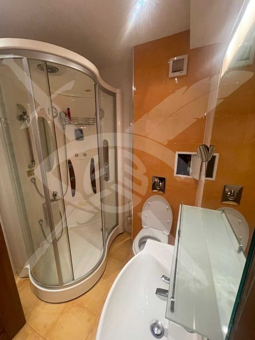 Продава се Тристаен апартамент в Бургас, Център - 110 кв.м за 2273 €/кв.м - Снимка #5