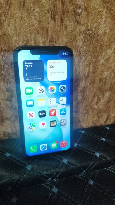 Продам Apple Iphone 11 корпусом черного цвета.