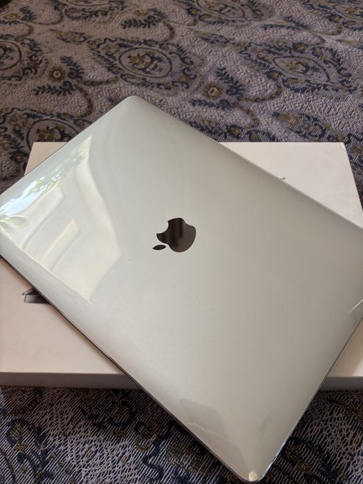 Apple MacBook Pro 13, 2017 год, Core i5, Touch Bar