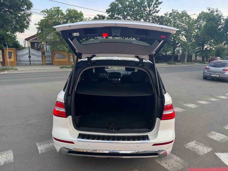 MERCEDES-BENZ ML 350 Bluetech 2014 Alb  Perlat Impecabil