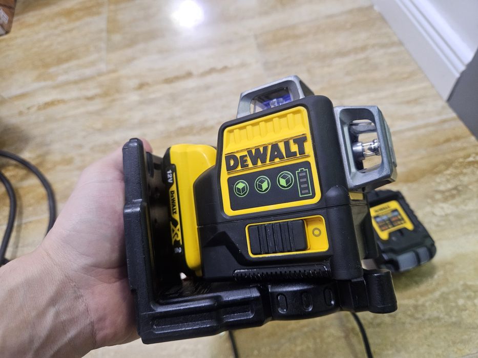 Laser 360 Dewalt Impecabil DCE089G