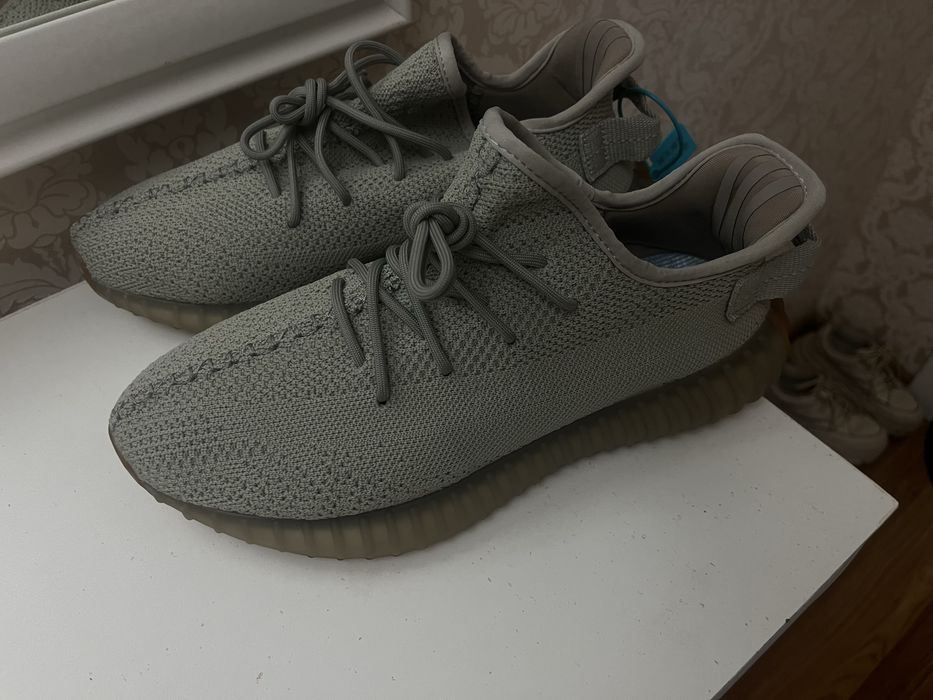 Yeezy 350, новые, 43 размер