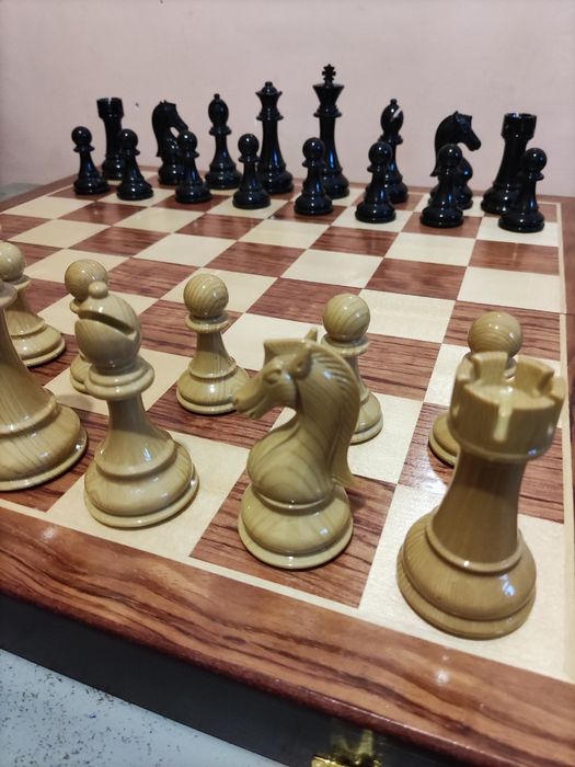 Shaxmat doskasi sipphlari bilan