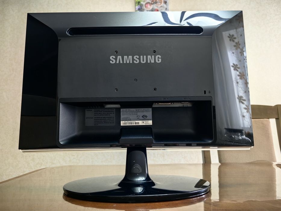 Монитор Samsung.