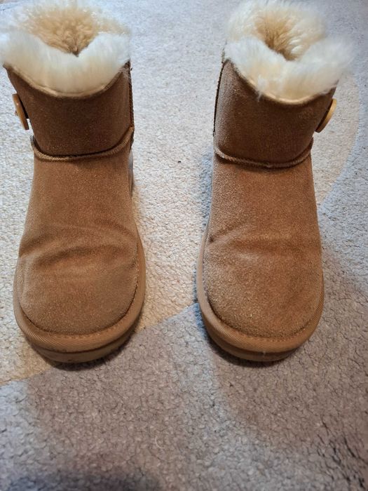 Ghete din piele intoarsa, imblanite pt fete