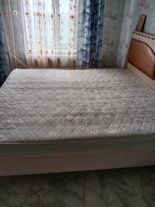 Двухспальная кровать