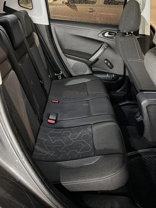 Vand Peugeot model 2008 anul 2016