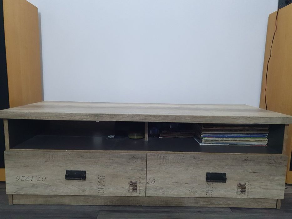 Vând comodă TV  pt livng