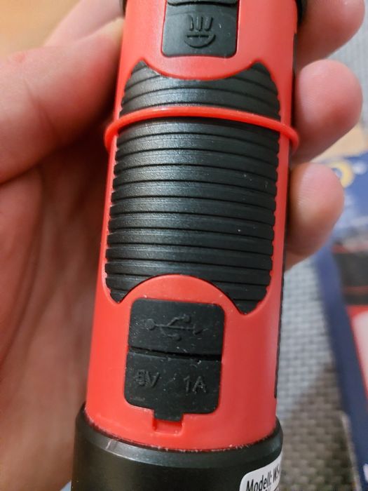 Lanterna cu acumulator