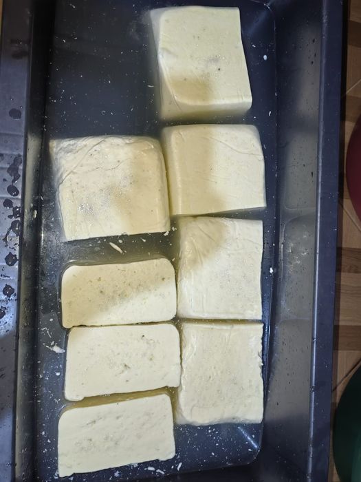 De vânzare telemea de vaca