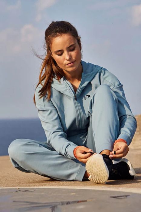 Страхотен дамски сет NEW LINE ,спортен анцунг , размер М / L