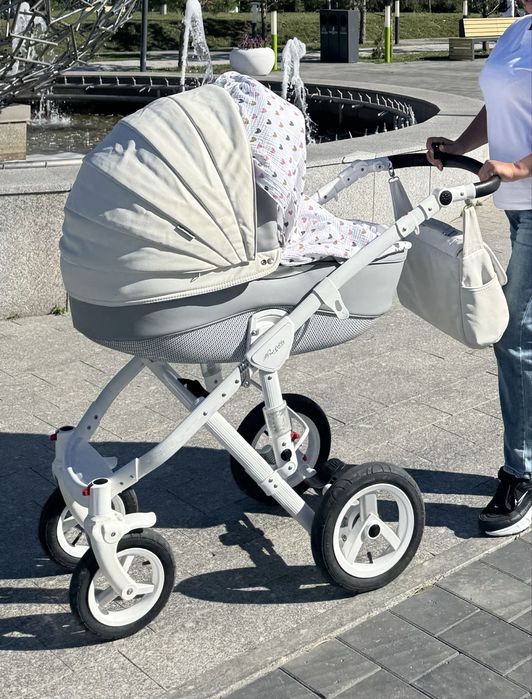 Продам коляску Adamex 3в1