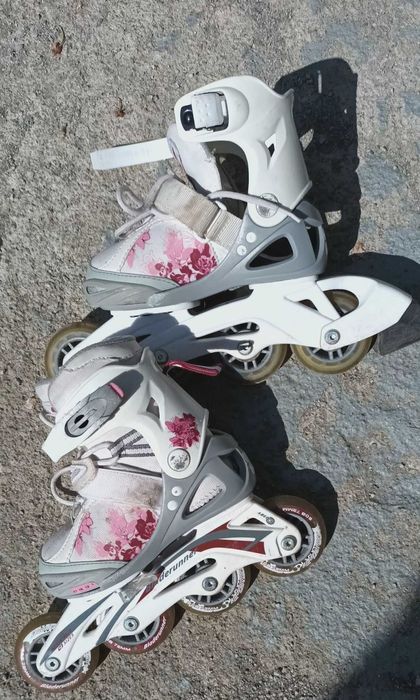 Vand patine cu rotile, folosite fete masura 28- 30 ajustabile