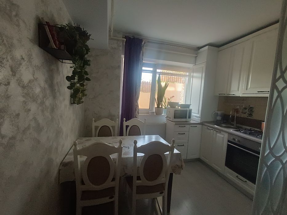 Persoană fizică vând apartament 2 camere 41mp + boxă, zona  Păcurari