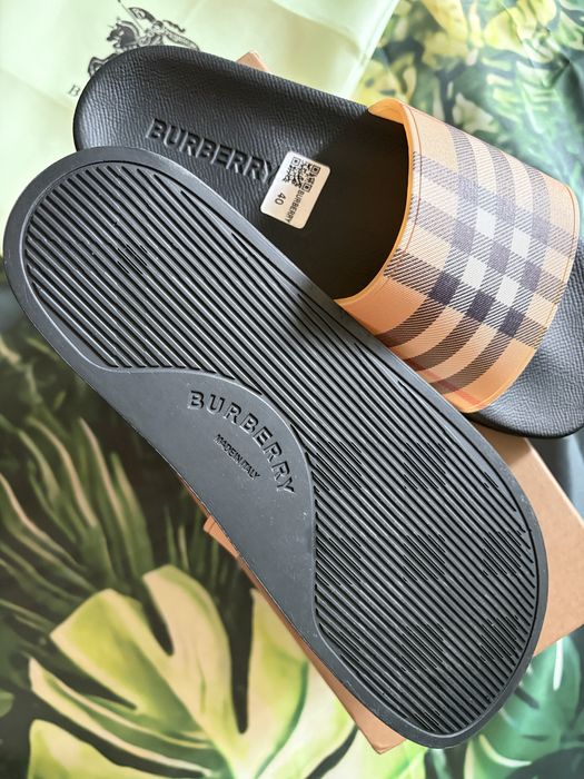 Papuci Burberry