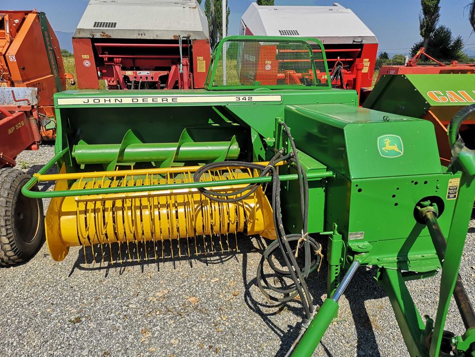 Земеделска Техника Испорски предлага сламопреси на квадратни бали