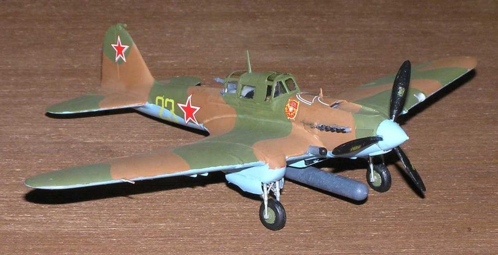 Сборная модель самолета Ил-2Т (Моделист, 1/72)