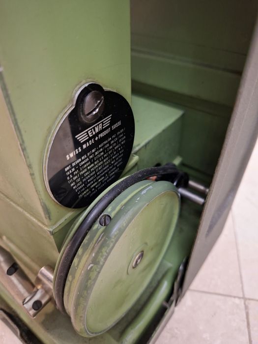 Mașina de cusut vintage Elna