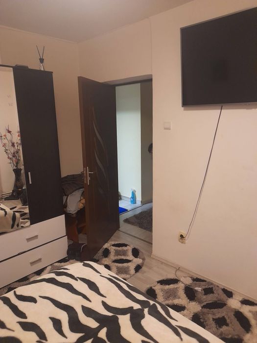 Vând apartament cu 3 camere Orastie