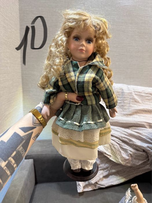 Продам кукол фарфор