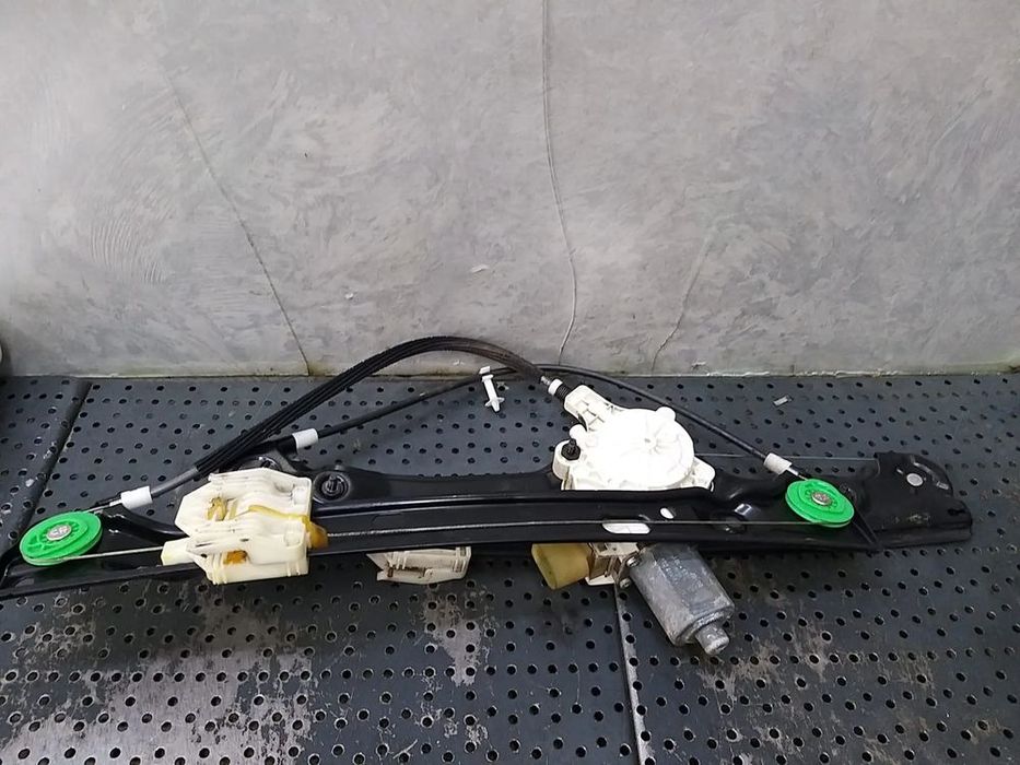 Macara motoras dreapta fata bmw seria 1 e81 e87 6927028 996625101 7060266 7140588e 0130822227