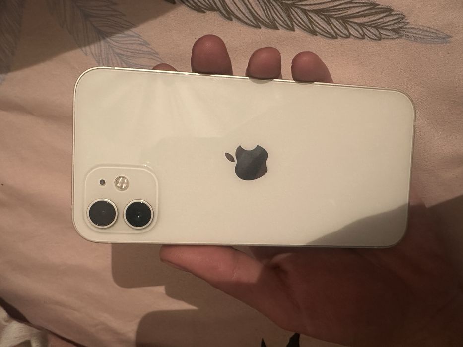 Iphone 12 64gb..