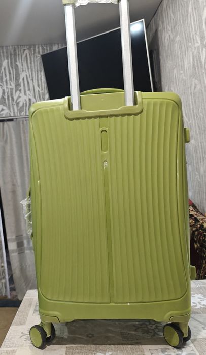 Продам чемодан в идеальном состоянии