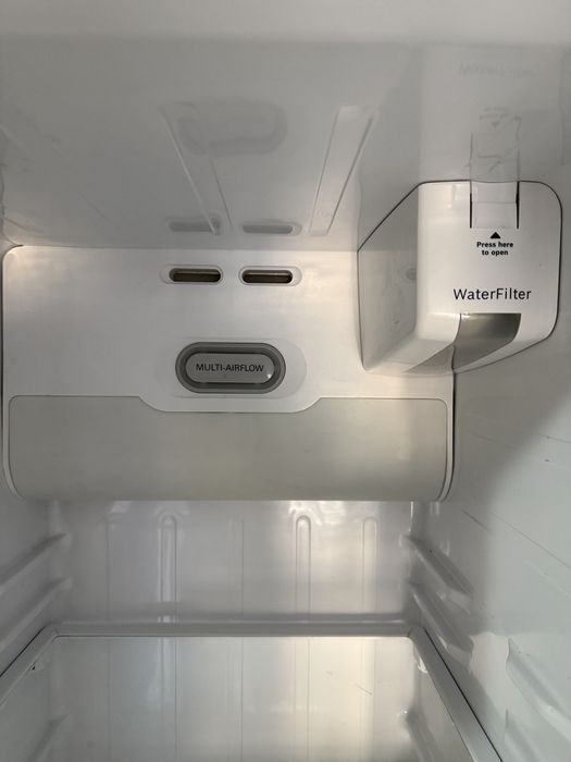 SIEMENS Side-by-Side хладилник с ледогенератор, диспенсър за вода и No Frost – инокс