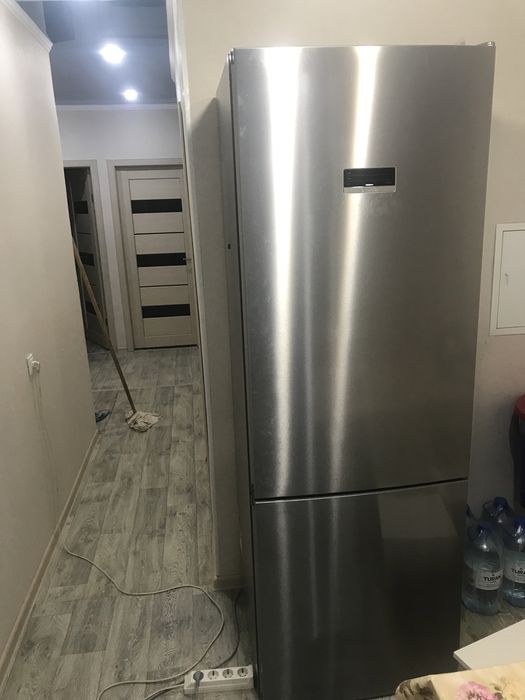 Холодильник Bosch KGN49XI30U