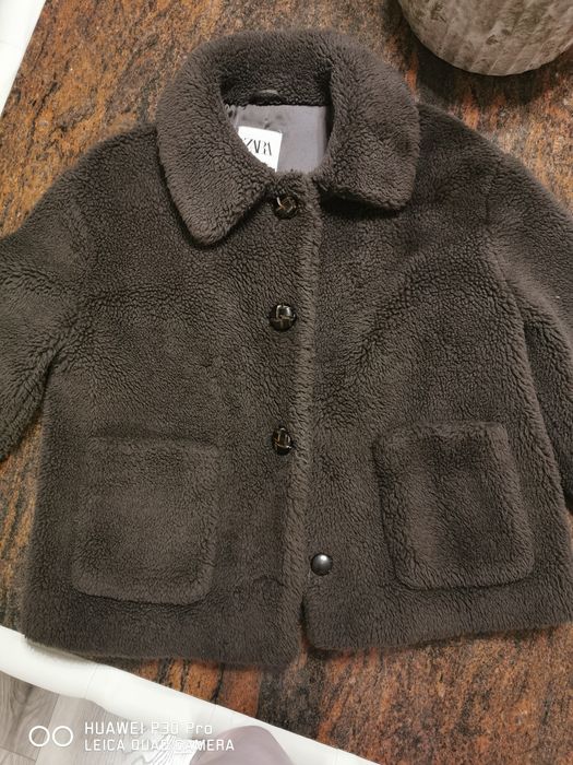 Vând gecuta  bear Zara maro