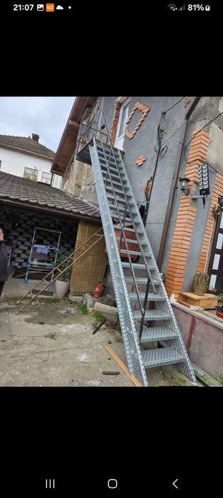Scări metalice zincate